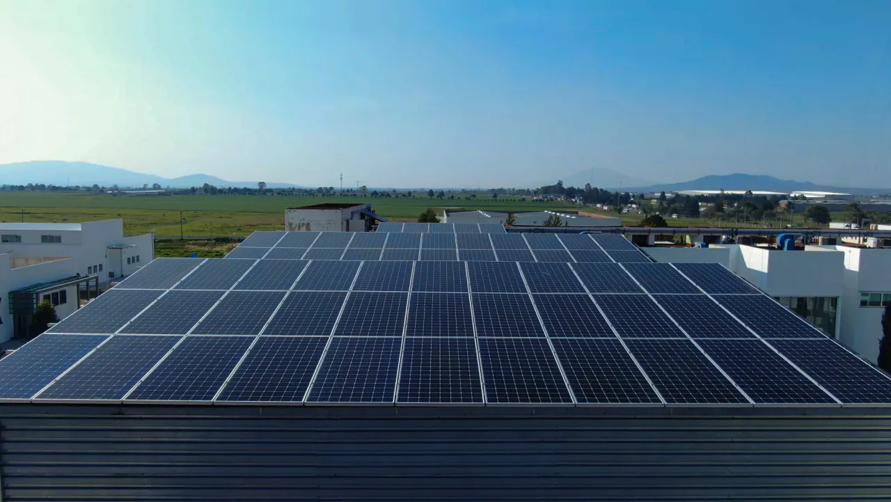 Instalación de paneles solares para industria