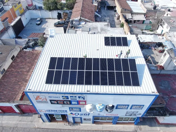 Instalación de paneles solares para negocio